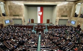 В ПОЛЬШЕ ХОТЯТ УМЕНЬШИТЬ ПОДОХОДНЫЙ НАЛОГ ДЛЯ НЕБОЛЬШИХ ПРЕДПРИЯТИЙ